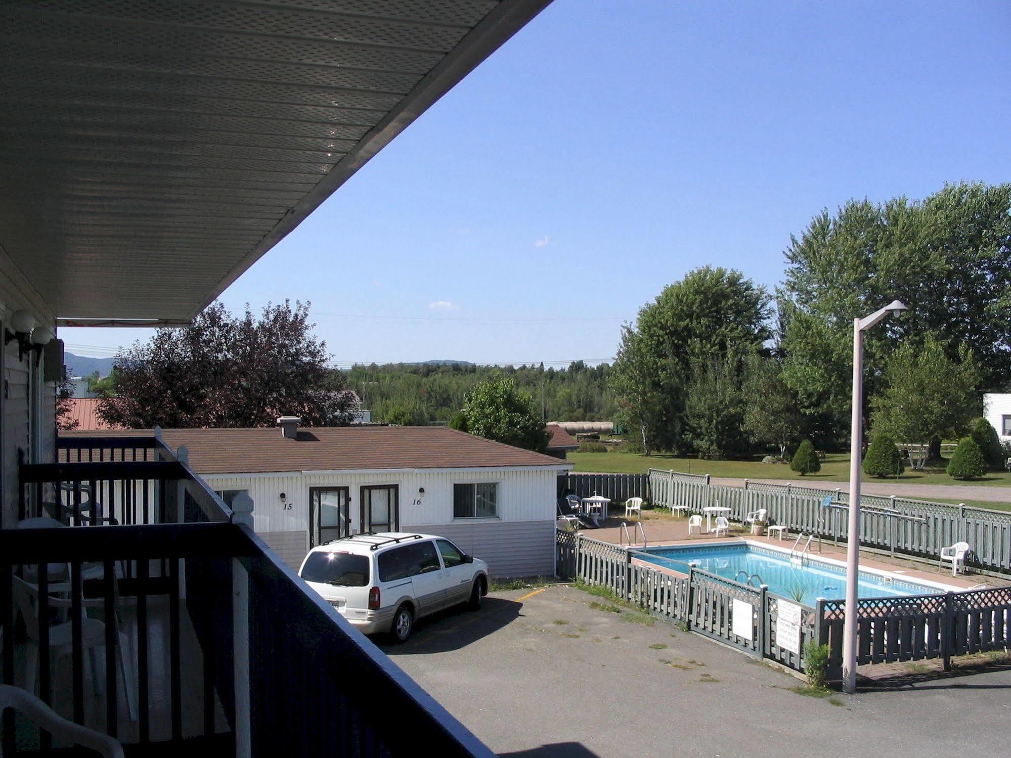 Hotel Motel Granby Exterior photo